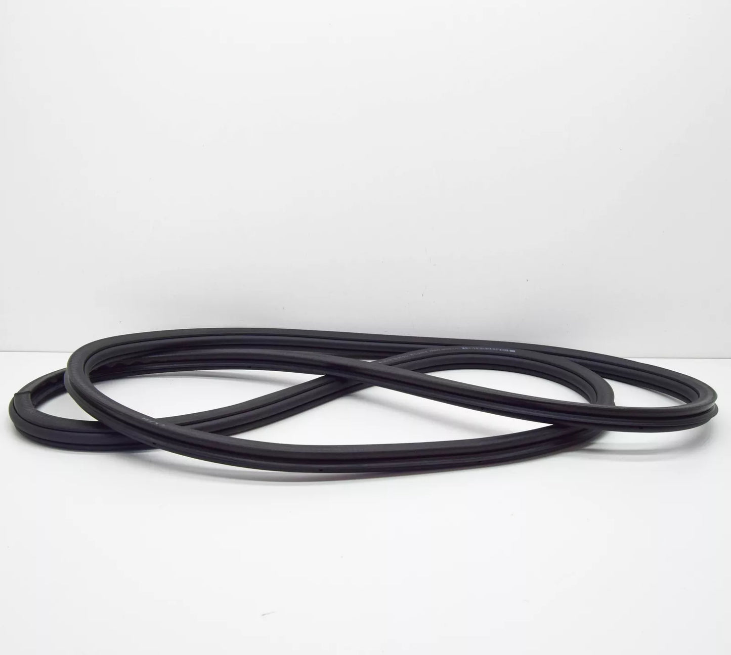 NEW VW PASSAT B8 3G FRONT RIGHT INNER DOOR SEAL RUBBER 3G0867912L5AP ORIGINAL