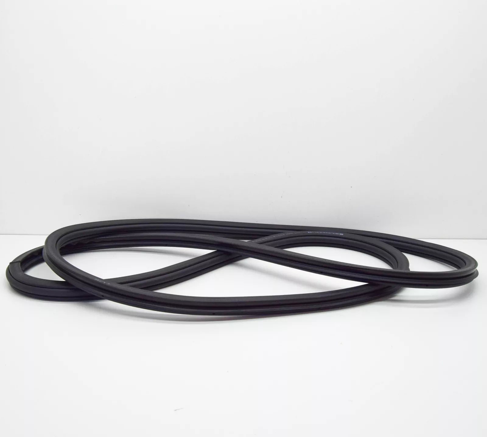 NEW VW PASSAT B8 3G FRONT RIGHT INNER DOOR SEAL RUBBER 3G0867912L5AP ORIGINAL