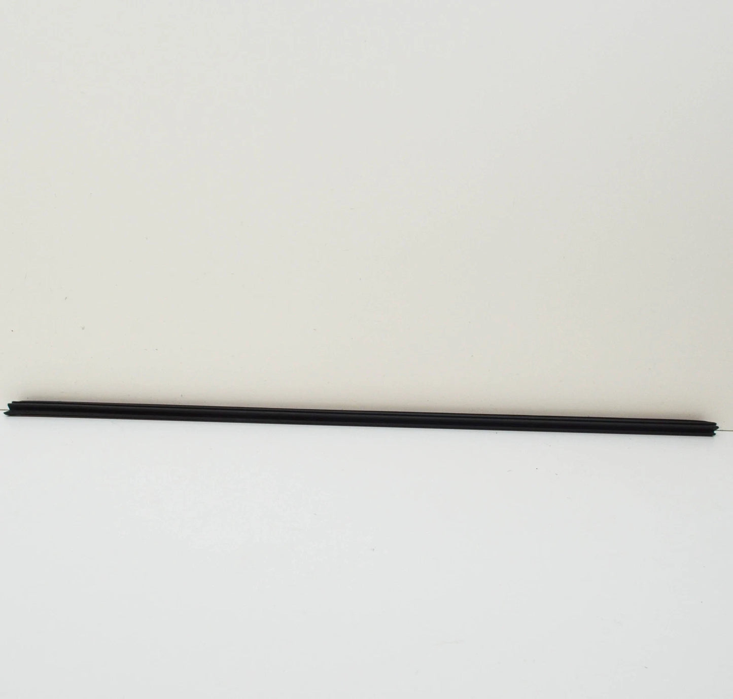 NEW BMW 1 E88 FRONT LEFT EXTERIOR DOOR CHANNEL COVER 7164937 51337164937