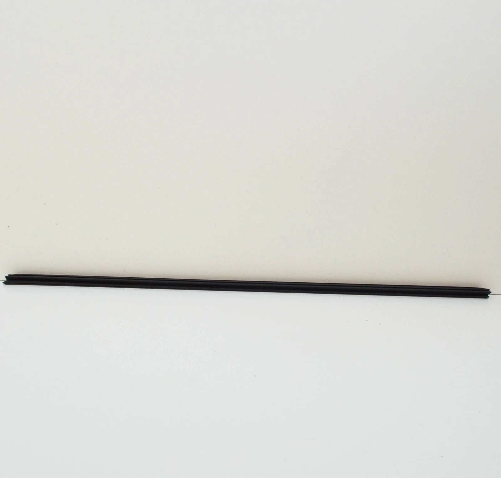 NEW BMW 1 E88 FRONT LEFT EXTERIOR DOOR CHANNEL COVER 7164937 51337164937