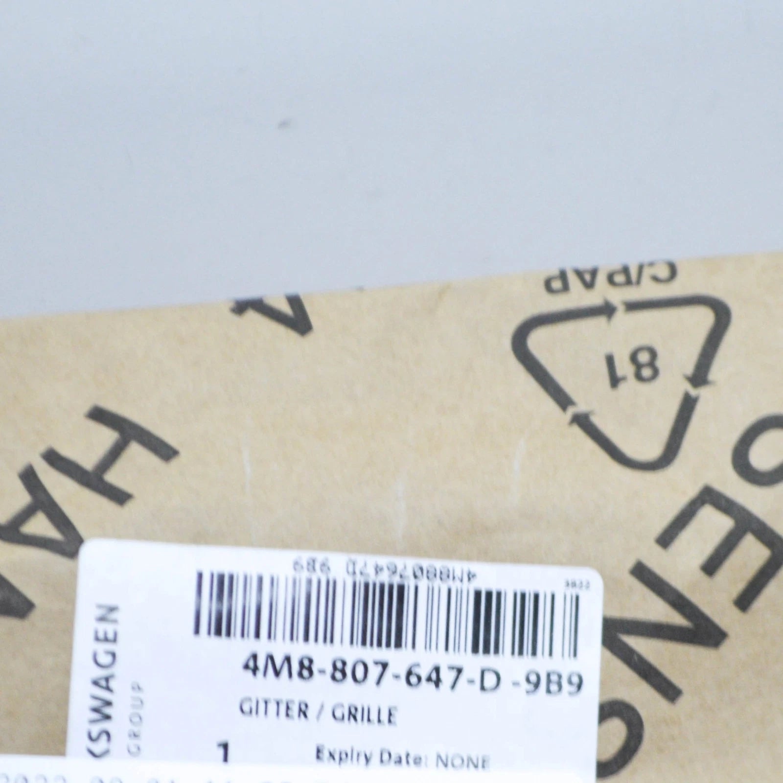 NEW AUDI Q8 FRONT BUMPER CENTER GRILLE 4M8807647D9B9