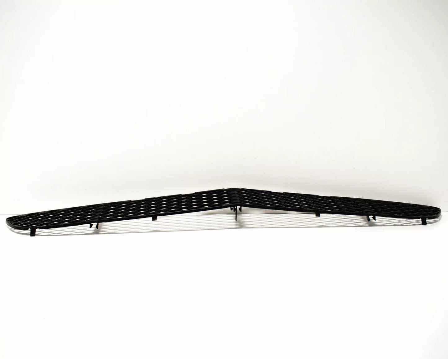 NEW MERCEDES-BENZ CLS C219 FRONT BUMPER LOWER CENTER GRILLE A2198850053