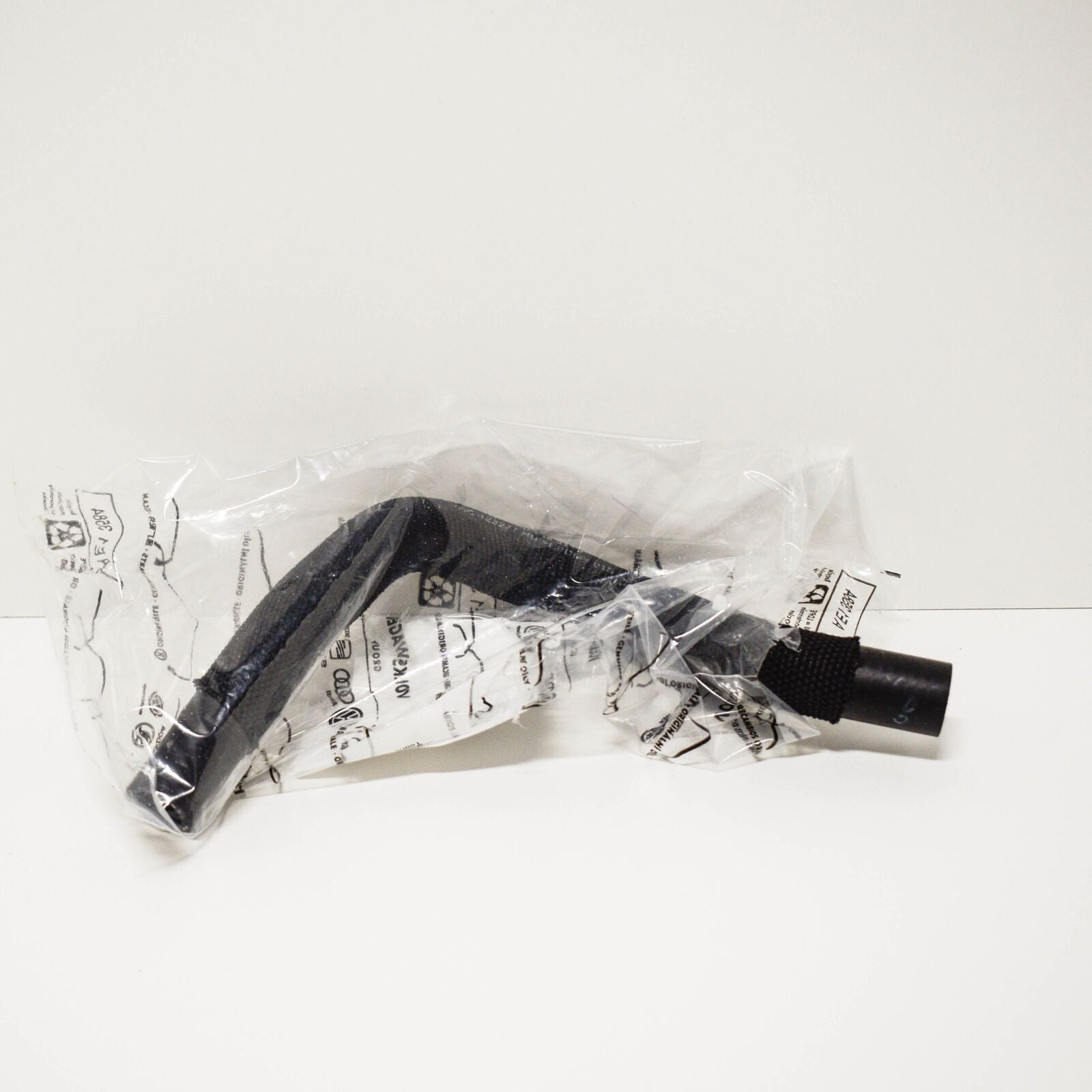 NEW AUDI A4 8K WATER COOLANT HOSE PIPE 8K0145921F ORIGINAL