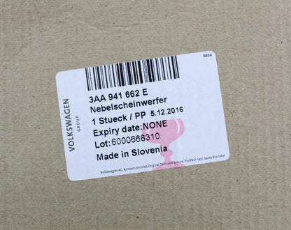 NEW VOLKSWAGEN PASSAT B7 FRONT RIGHT DAY DRIVING LIGHT 3AA941662E ORIGINAL