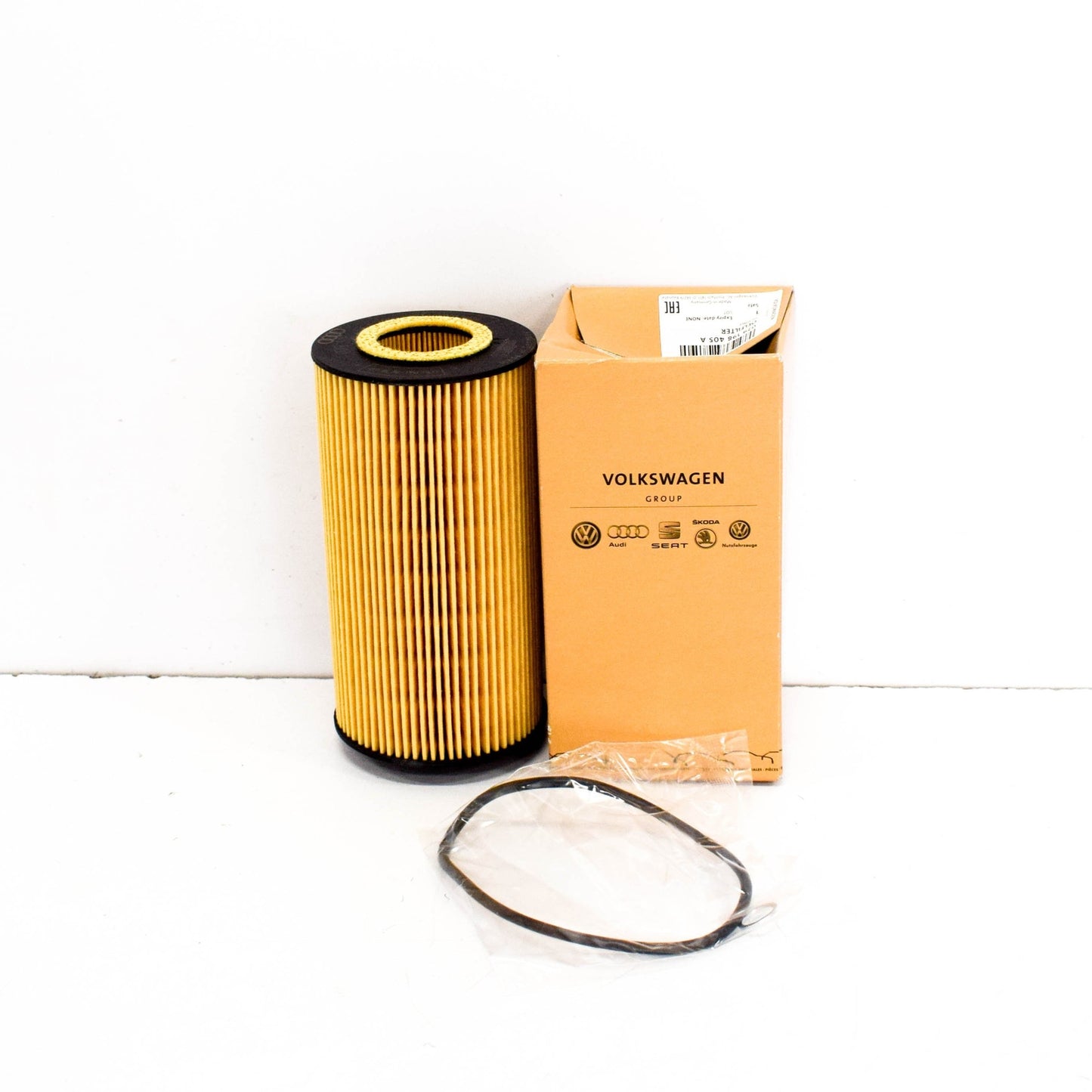 NEW AUDI A4 B7 OIL FILTER 079198405A ORIGINAL