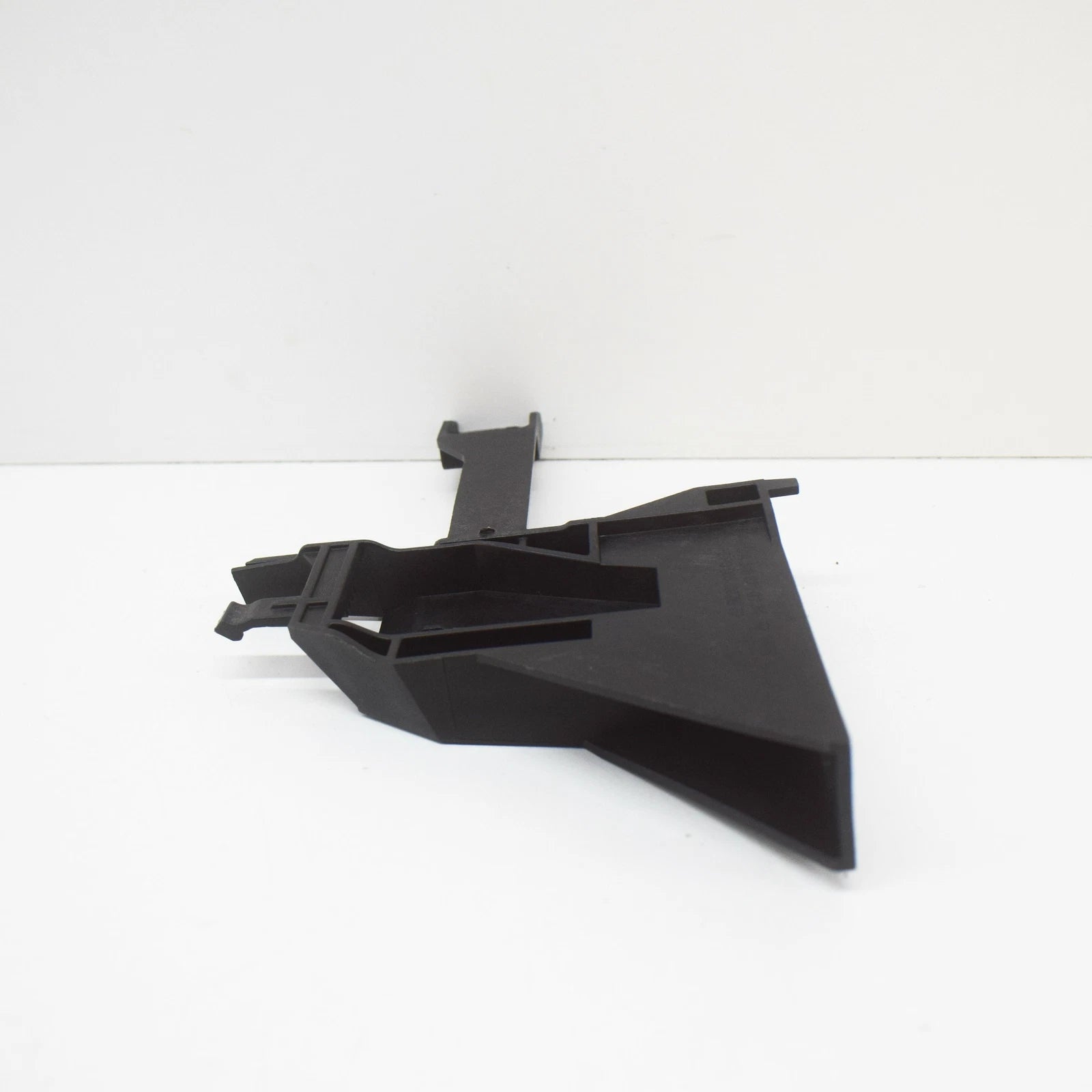 NEW MERCEDES-BENZ CLA COUPE C117 FRONT BUMPER LEFT SUPPORT A2466210134 ORIGINAL