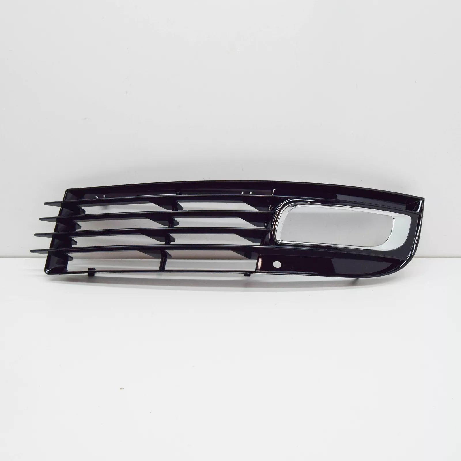 NEW AUDI A8 D3 4E FRONT BUMPER LEFT FOG LIGHT GRILLE 4E0807679A ORIGINAL