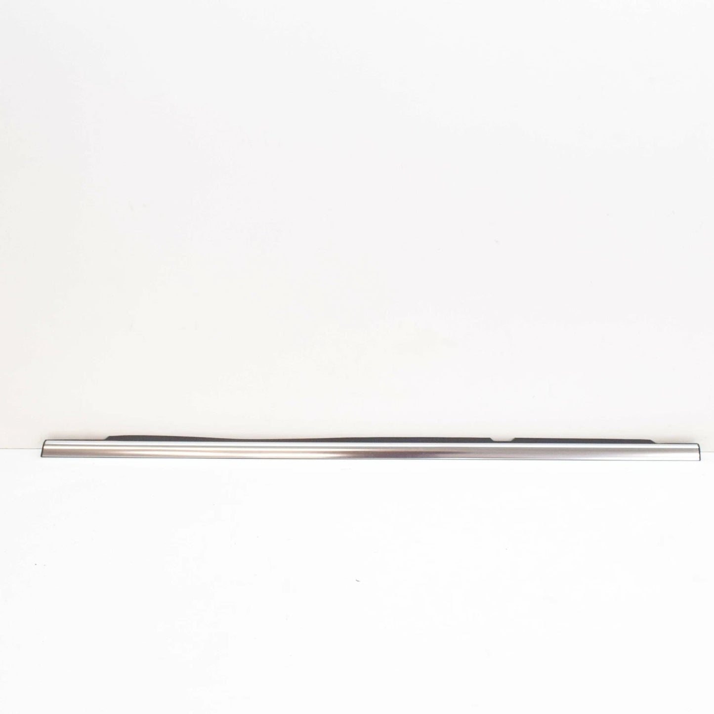 NEW MB GL X164 REAR LEFT OUTSIDE WINDOW GARNISH MOLDING A1646902380