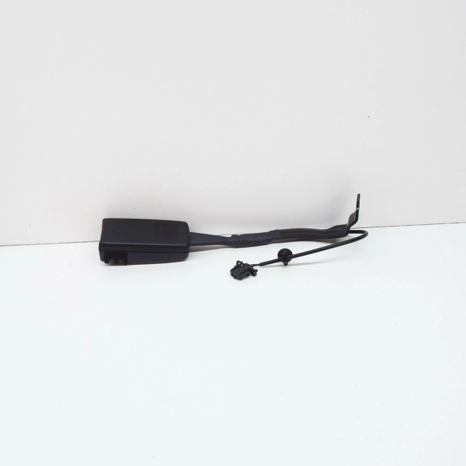 NEW AUDI A3 8P FRONT LEFT SEAT BELT LATCH LHD 8P4857755H01C