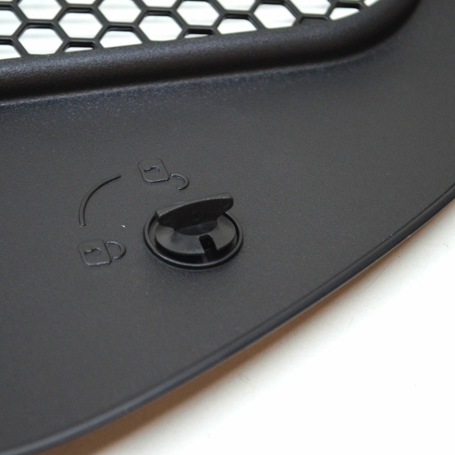 NEW BMW 7 G11 G12 FRONT OUTER WINDSHIELD COWL COVER PANEL PART 7357240 ORIGINAL