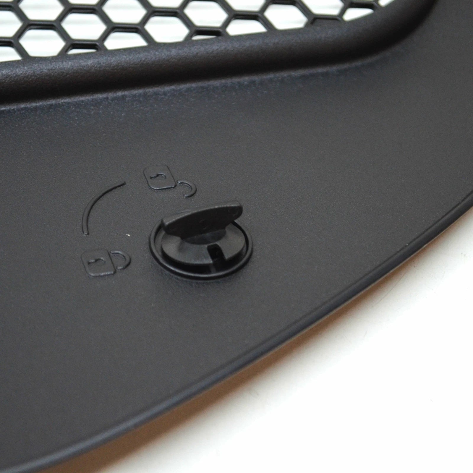 NEW BMW 7 G11 G12 FRONT OUTER WINDSHIELD COWL COVER PANEL PART 7357240 ORIGINAL