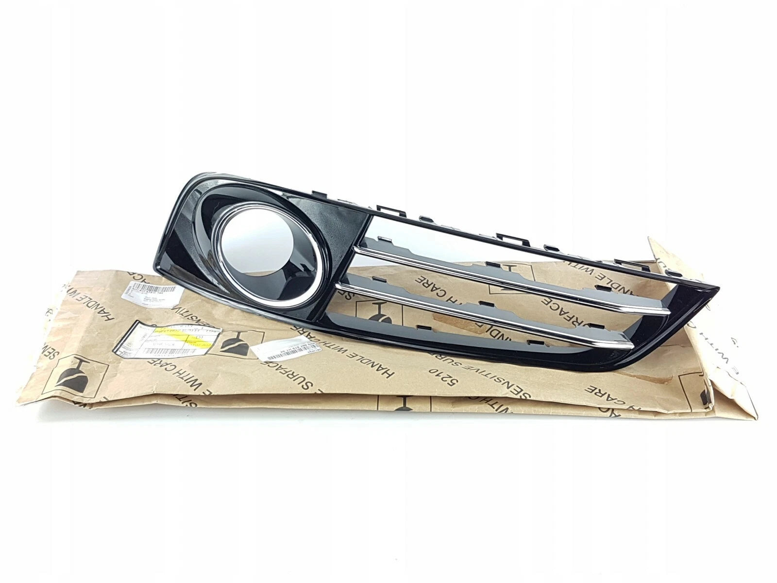 NEW AUDI A8 10-13 BUMPER LEFT FOG LIGHT GRILL GLOSS BLACK 4H0807679HT94