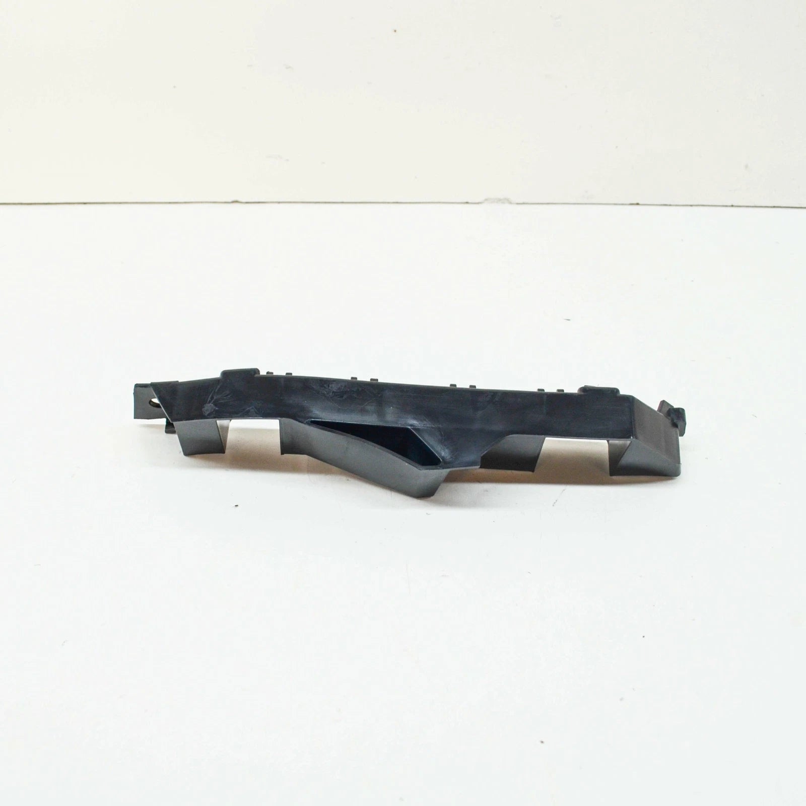 NEW VOLKSWAGEN TRANSPORTER T6 FRONT LEFT BUMPER BRACKET GUIDE 7LA807183A