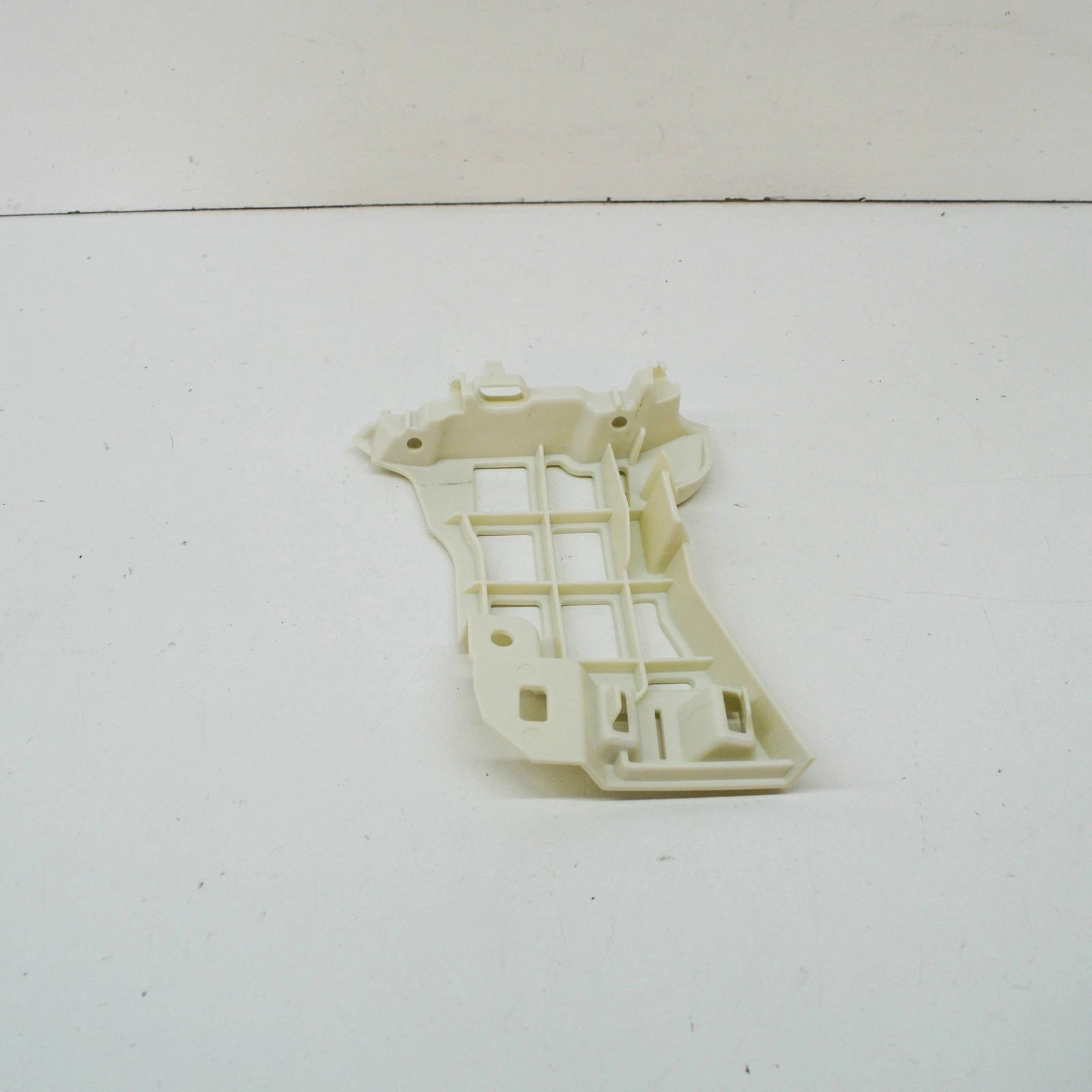 NEW BMW 7 G11 G12 FRONT RIGHT BUMPER BOTTOM GUIDE 51117475193 7475193 ORIGINAL