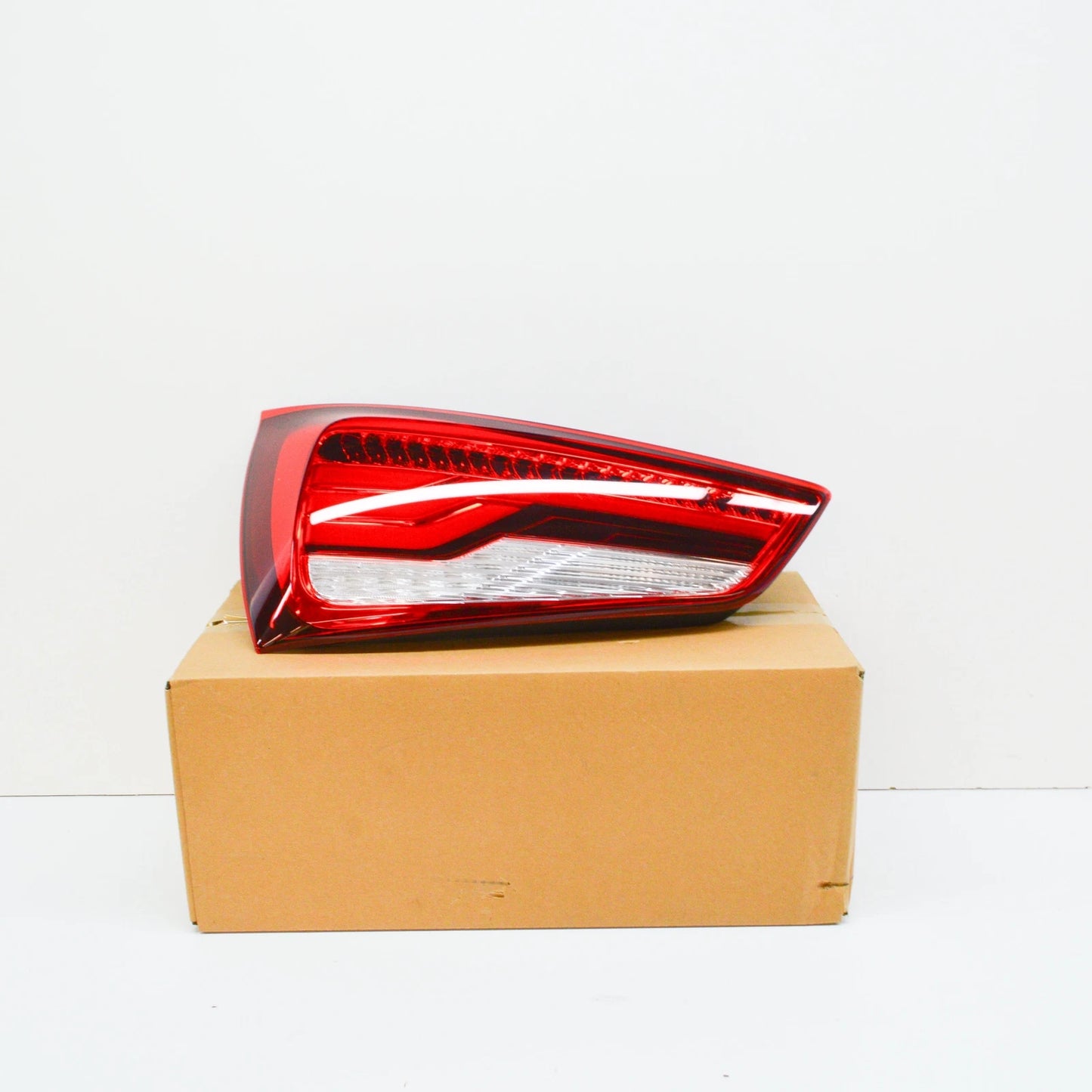 NEW AUDI A1 SPORTBACK GB REAR LEFT TAILLIGHT 8XA945093A ORIGINAL