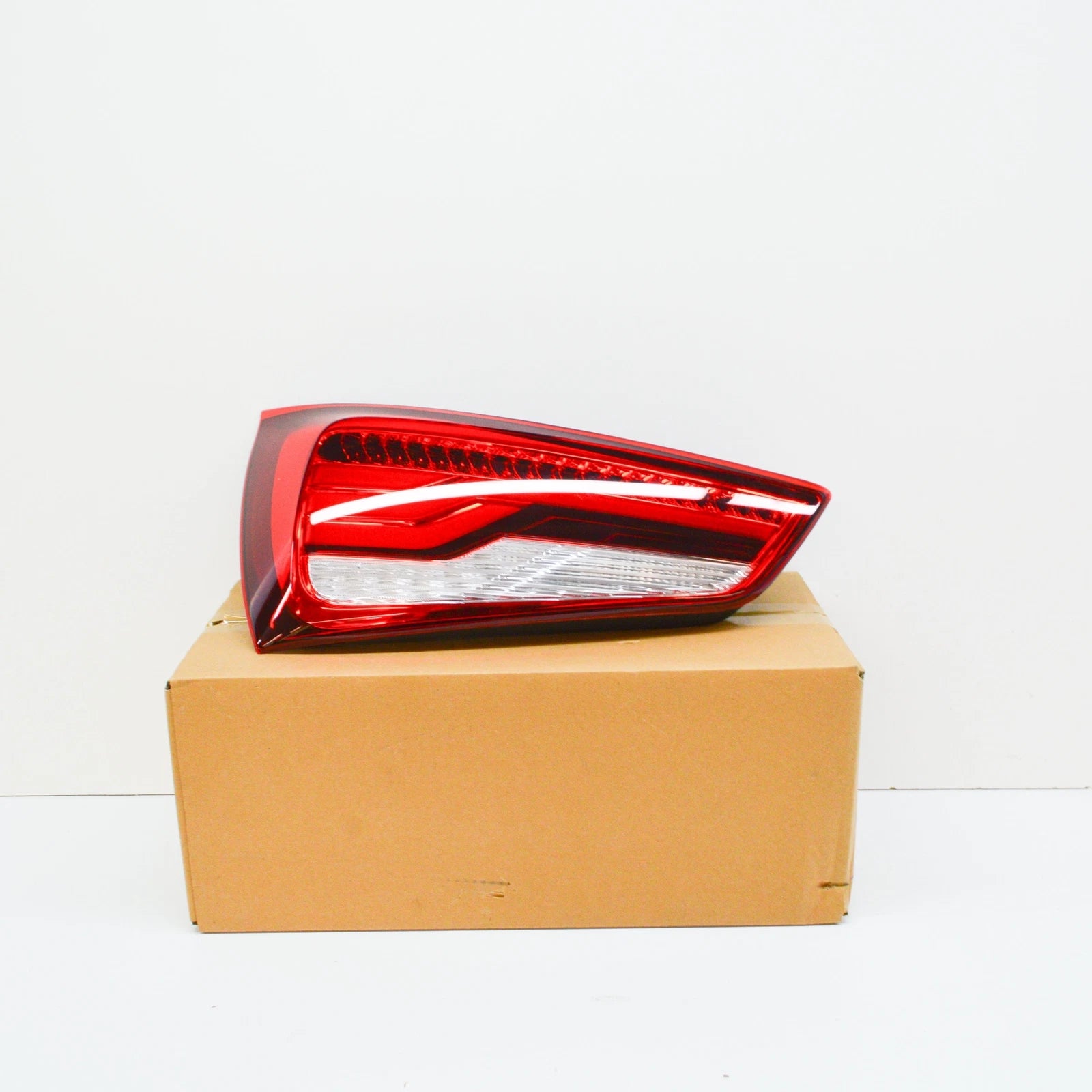 NEW AUDI A1 SPORTBACK GB REAR LEFT TAILLIGHT 8XA945093A ORIGINAL