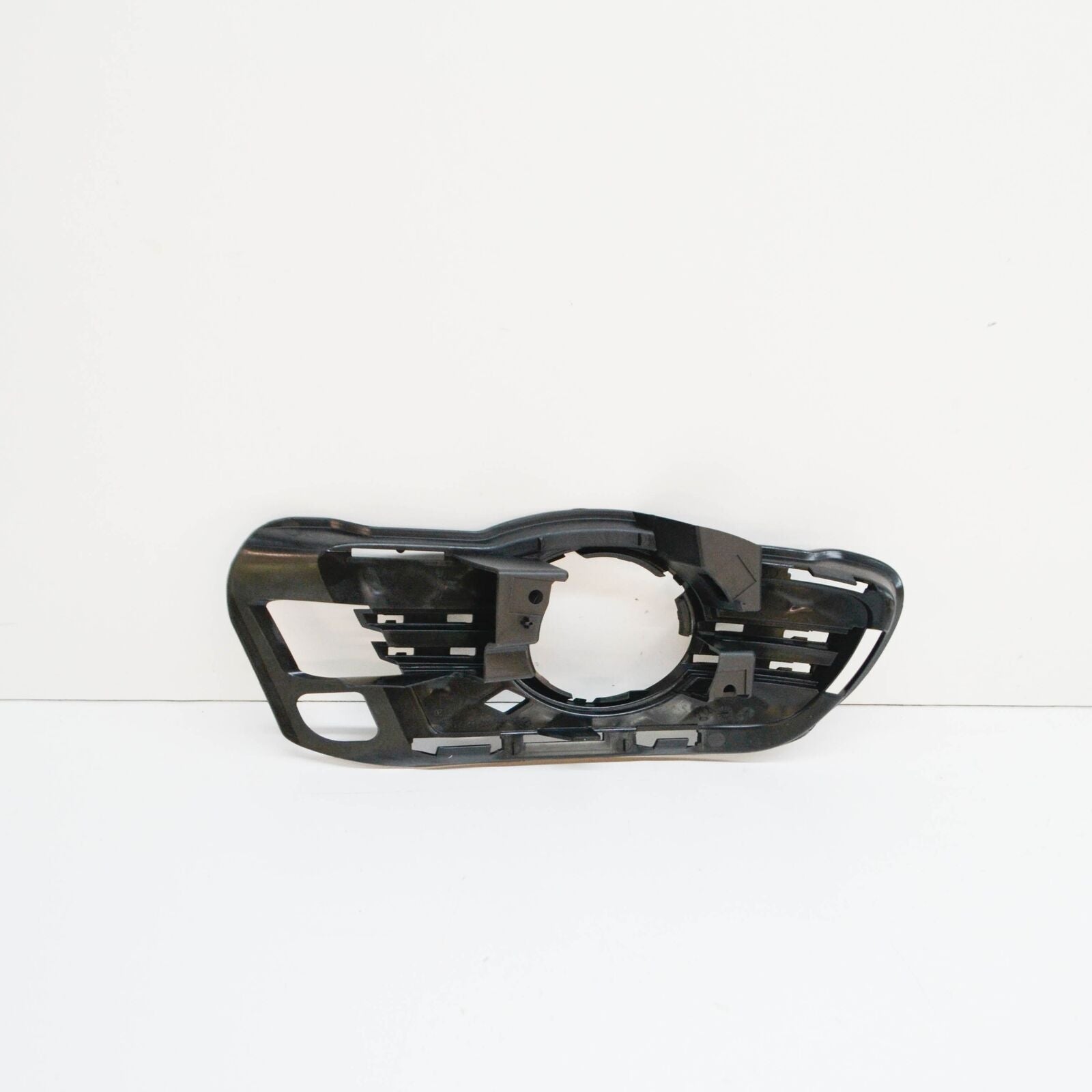 NEW MERCEDES-BENZ C-CLASS W204 FRONT LEFT GRILL A2048852223 ORIGINAL