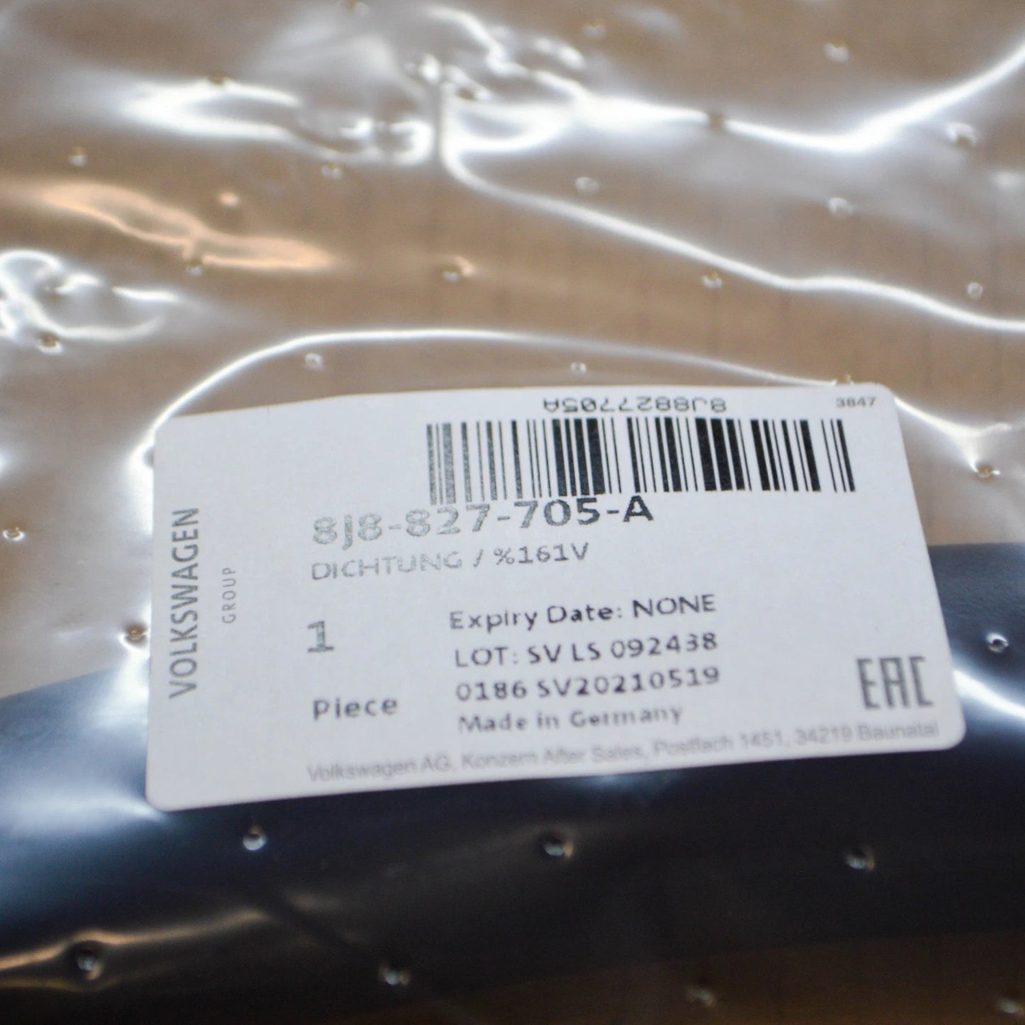 NEW AUDI TT 8J COUPE REAR LID SEAL 8J8827705A