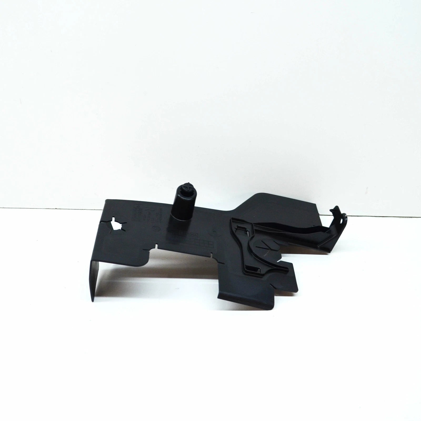 NEW BMW X5 G05 RADIATOR RIGHT AIR DUCT BOTTOM 51748090944 ORIGINAL