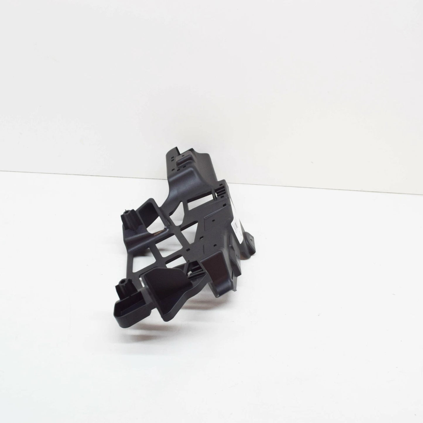 NEW MERCEDES-BENZ CLA COUPE C117 RIGHT EXHAUST TIP BRACKET A1178850201