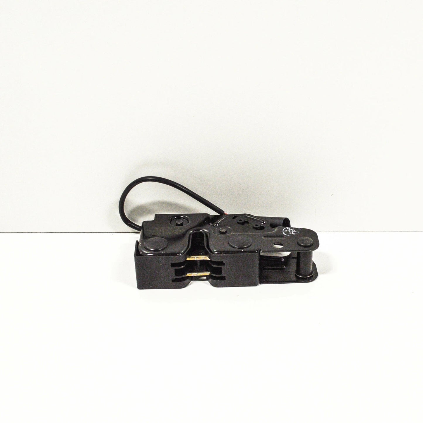 NEW AUDI Q7 4L FRONT BONNET HOOD RELEASE LOCK 4L0823509B ORIGINAL