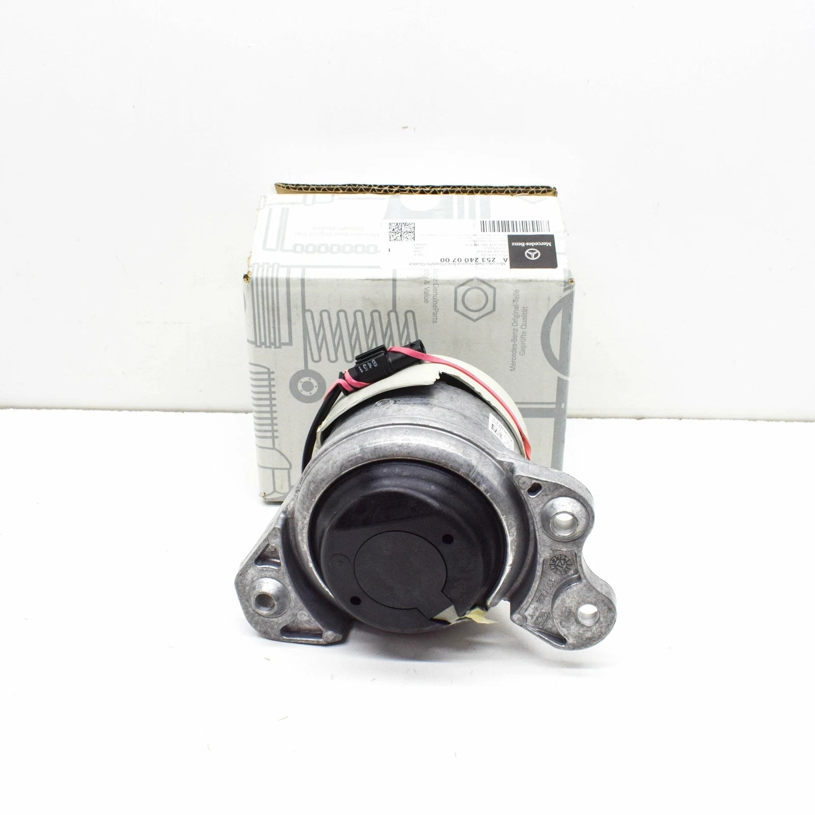 NEW MERCEDES-BENZ GLC C253 FRONT LEFT SIDE ENGINE MOUNT A2532400700 ORIGINAL