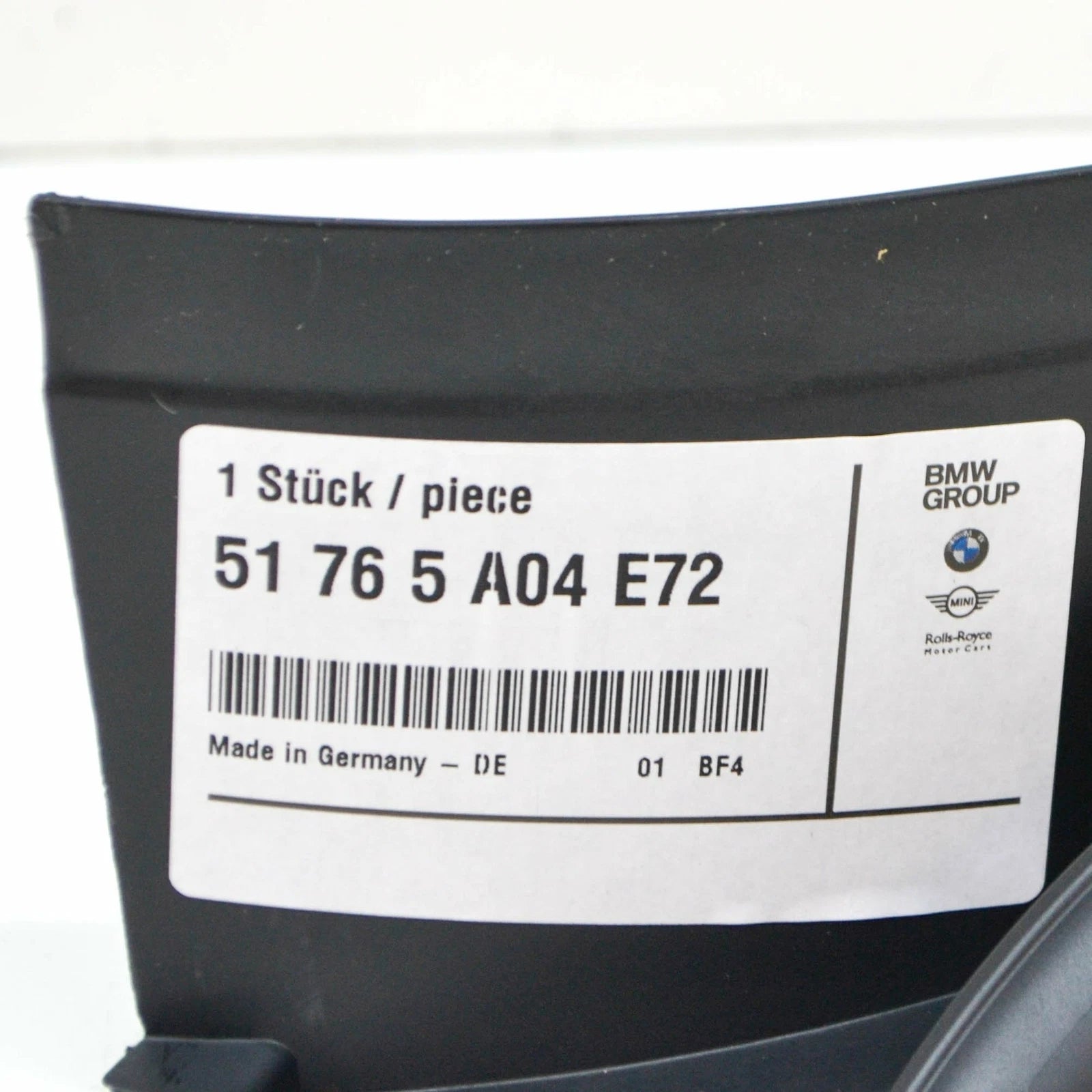 NEW BMW X1 F48 FRONT RIGHT BONNET HOOD SEAL 51765A04E72 ORIGINAL