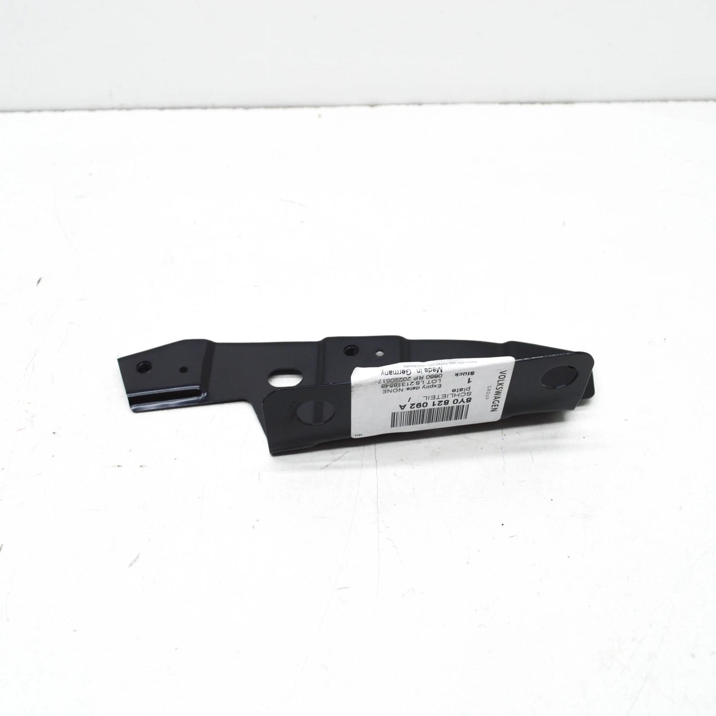 NEW AUDI A3 LIMOUSINE 8Y FRONT RIGHT FENDER HOLDER 8Y0821092A ORIGINAL