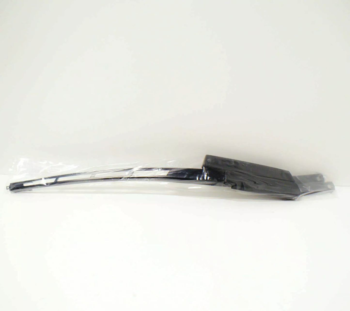AUDI Q7 FRONT PASSENGER SIDE WINDOW WIPER ARM RHD 4L2955407B NEW