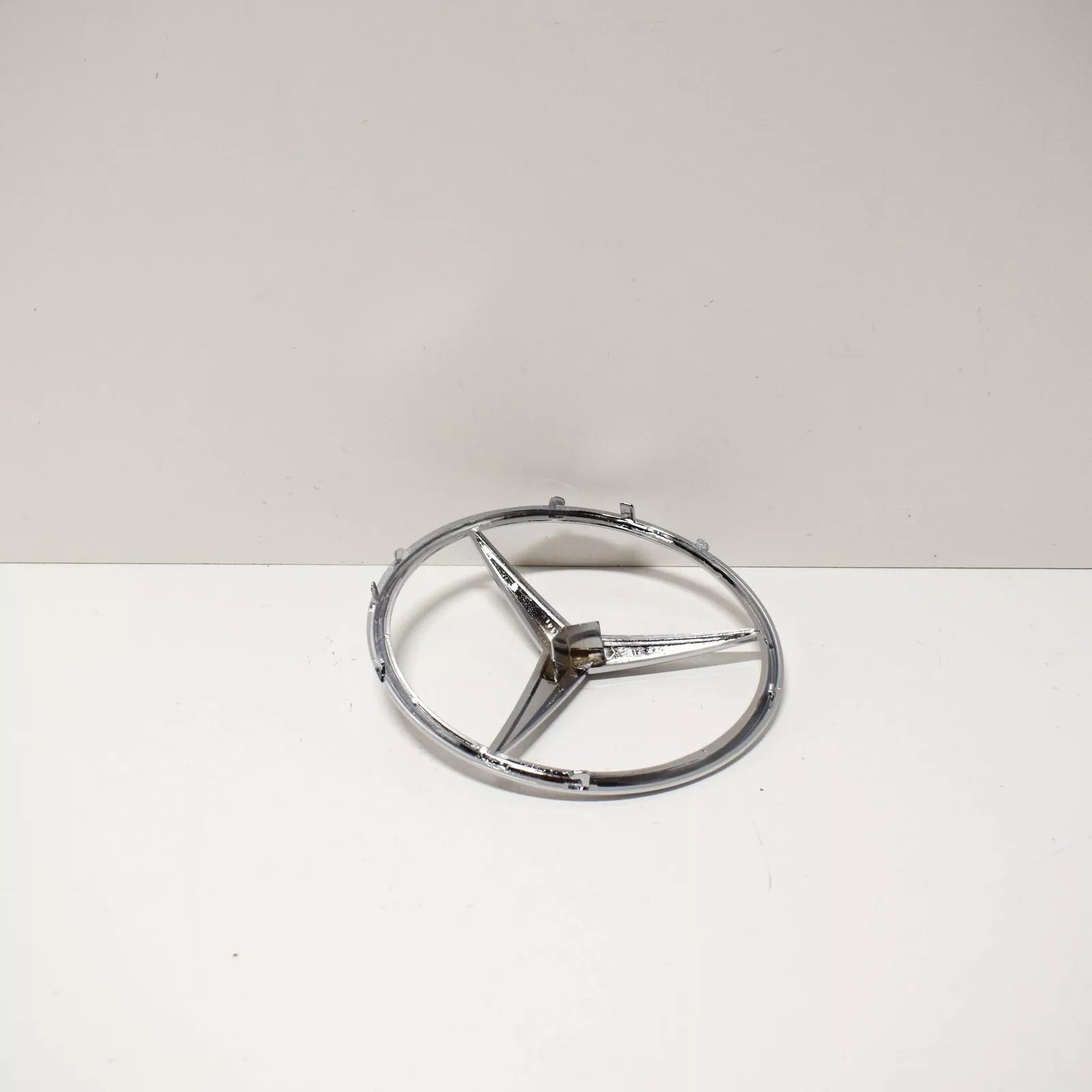 NEW MB M-CLASS W163 FRONT RADIATOR GRILLE BADGE EMBLEM A1638880086 ORIGINAL