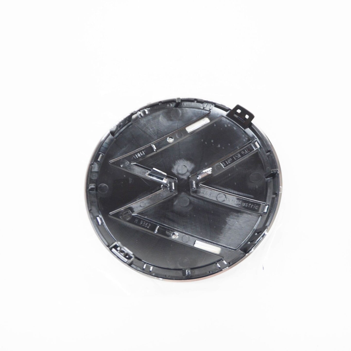 NEW VOLKSWAGEN TOUAREG 7P FRONT VW EMBLEM 7P6853601DFOD ORIGINAL