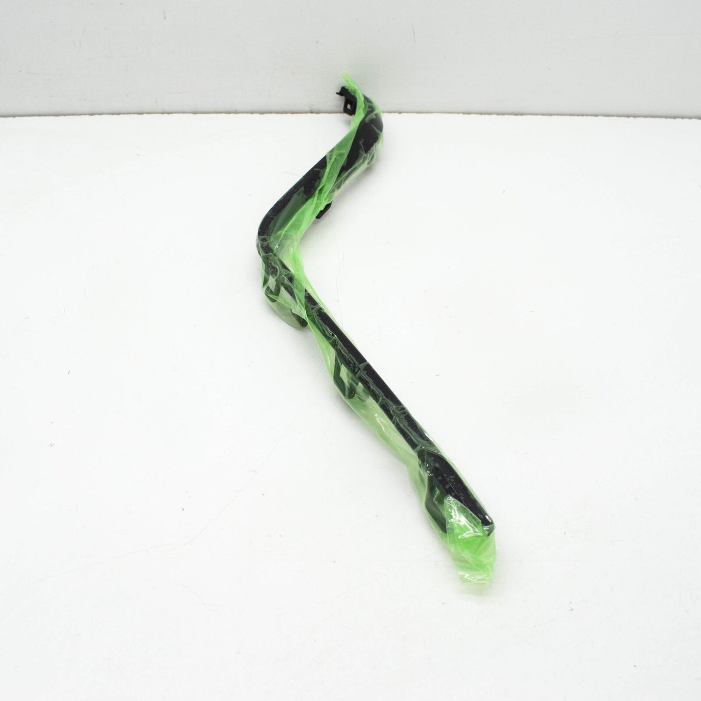 NEW MERCEDES-BENZ GLA X156 REAR BUMPER RIGHT LOWER MOLDING A1568856801 ORIGINAL