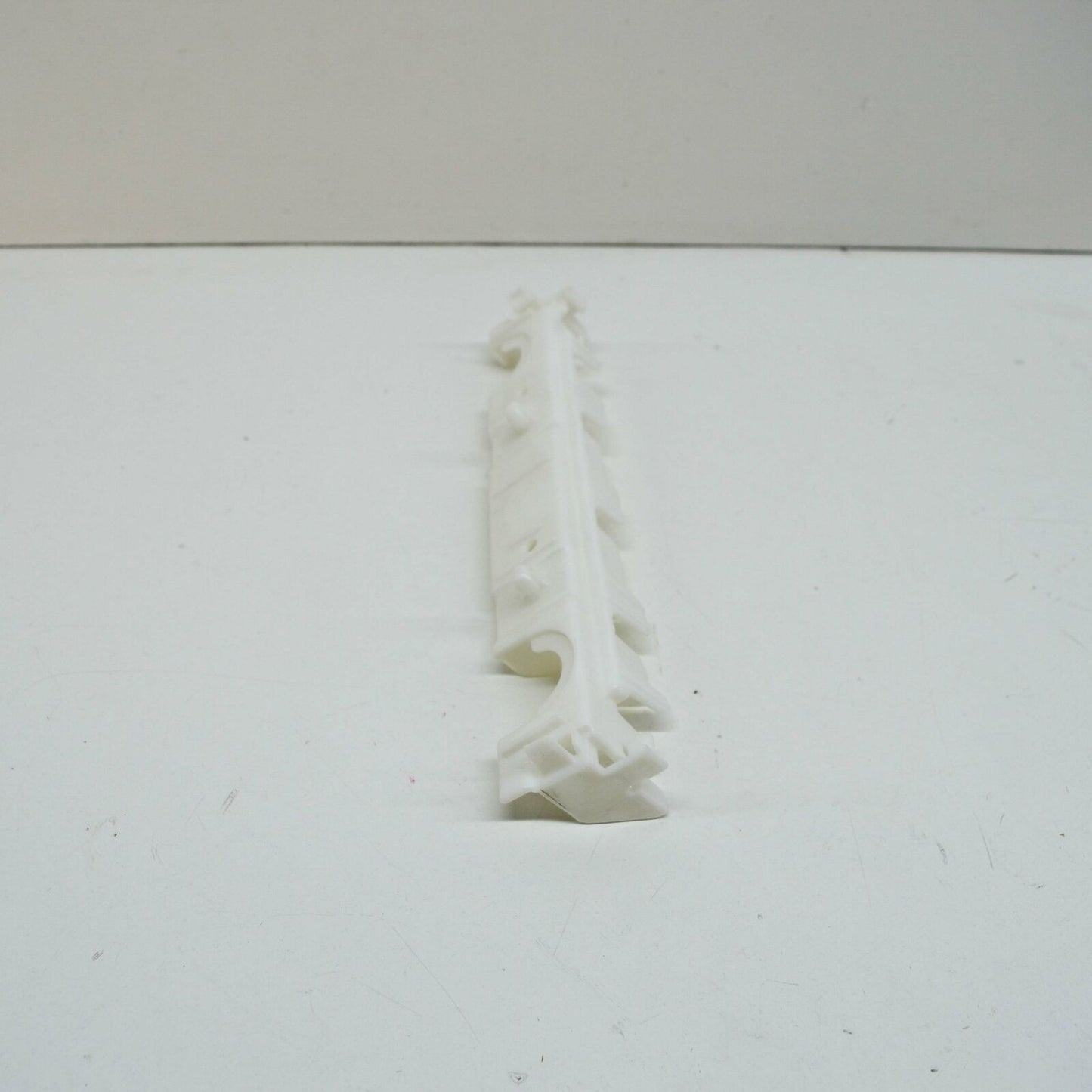 NEW MERCEDES-BENZ E COUPE C207 FRONT LEFT SIDE ROCKER HOLDER A2076980027