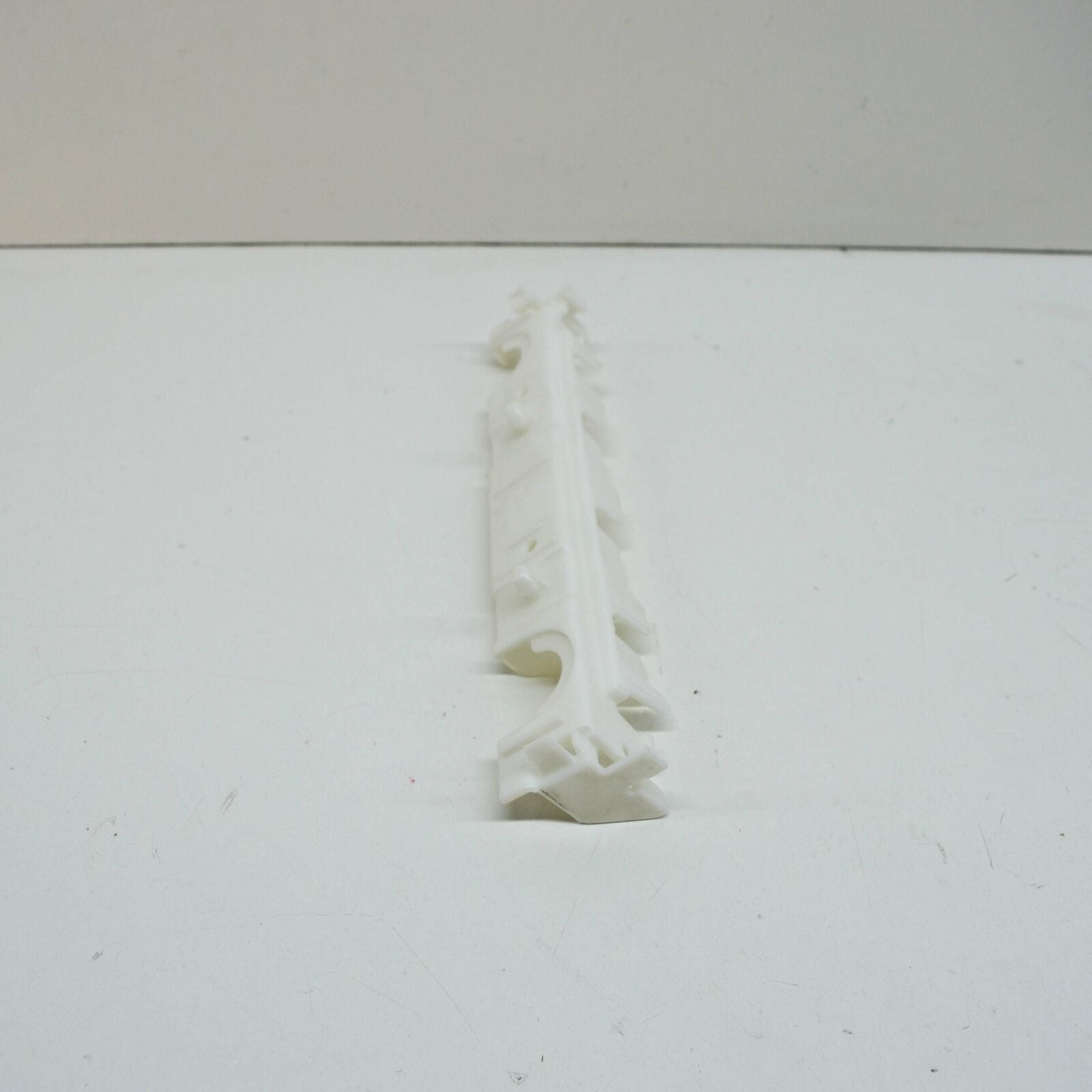 NEW MERCEDES-BENZ E COUPE C207 FRONT LEFT SIDE ROCKER HOLDER A2076980027