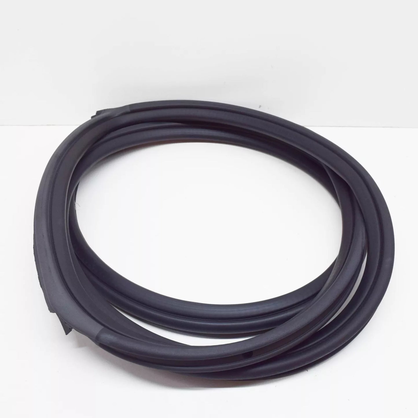 NEW BMW 1 E81 FRONT RIGHT DOOR WEATHERSTRIP SEAL 51767054028 7054028 ORIGINAL