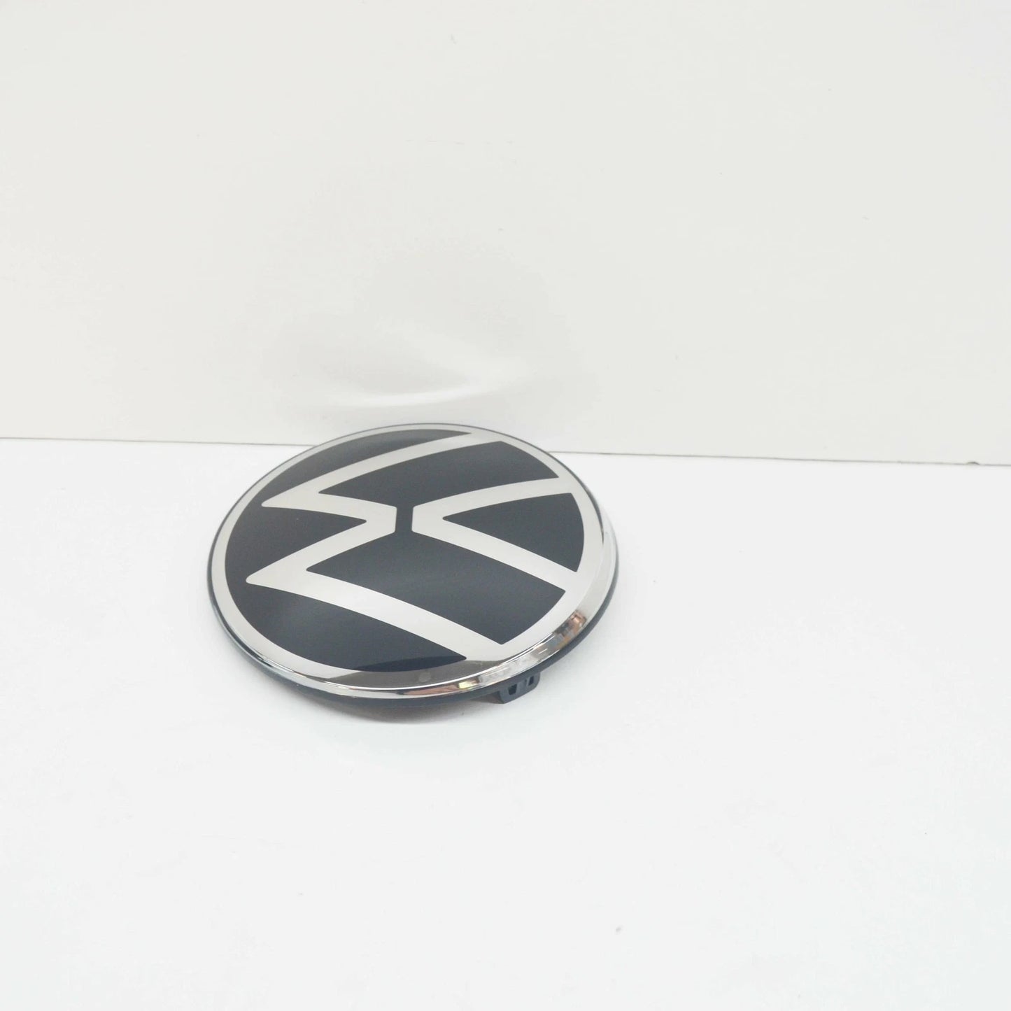 NEW VOLKSWAGEN TOUAREG CR FRONT VW BADGE EMBLEM 760853601EDPJ ORIGINNAL