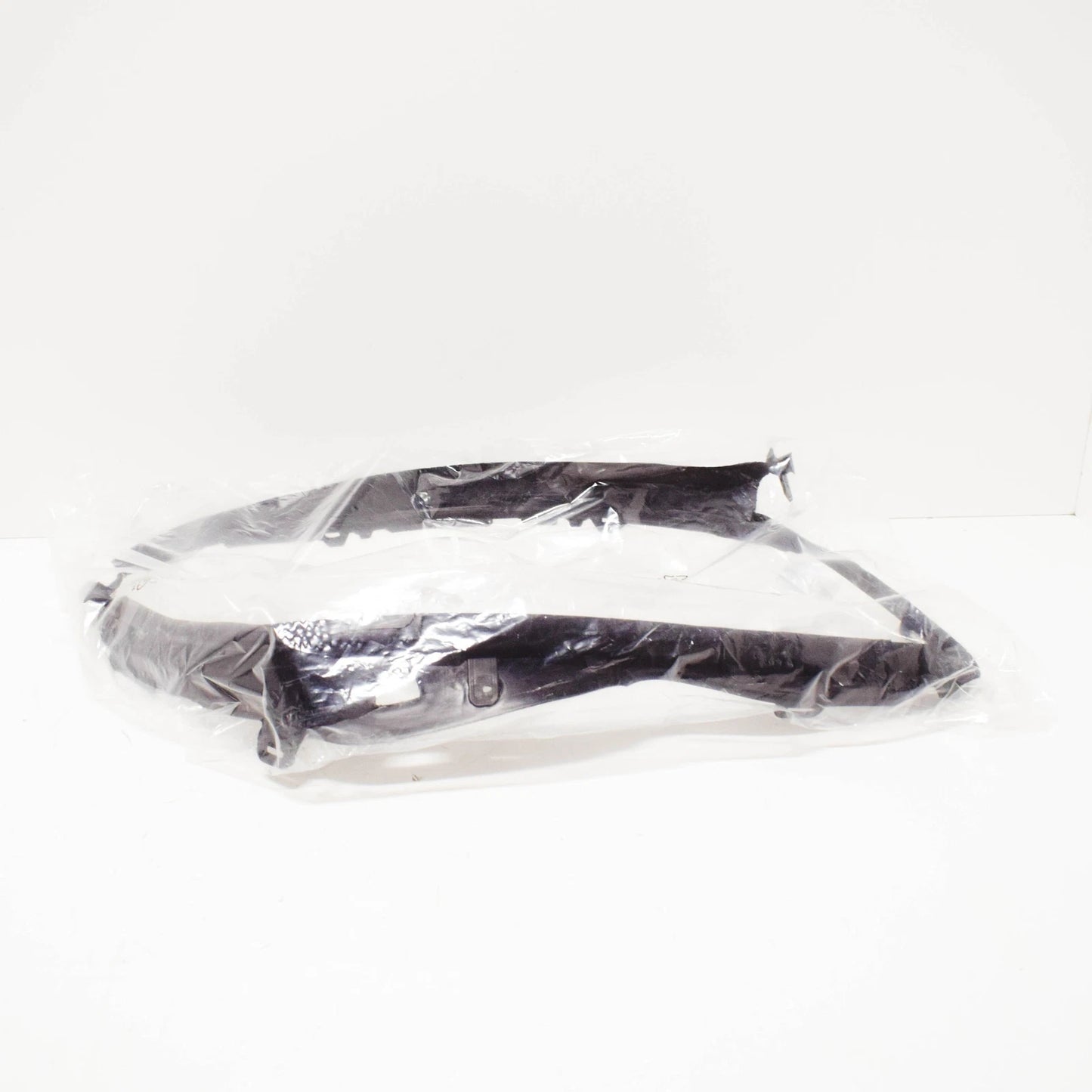 NEW MERCEDES BENZ C W204 FRONT RIGHT HEADLIGHT SEAL TRIM A2048260158