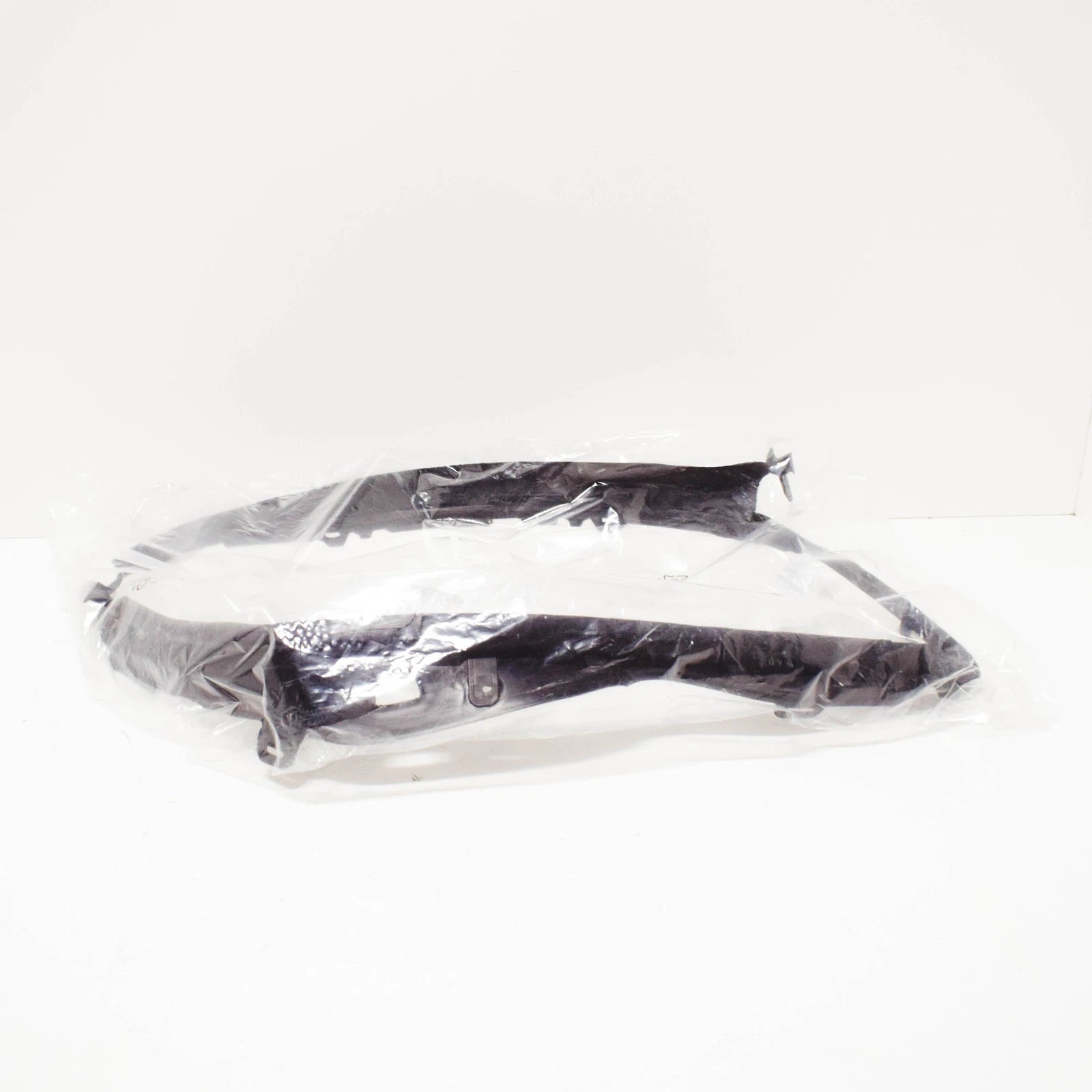 NEW MERCEDES BENZ C W204 FRONT RIGHT HEADLIGHT SEAL TRIM A2048260158