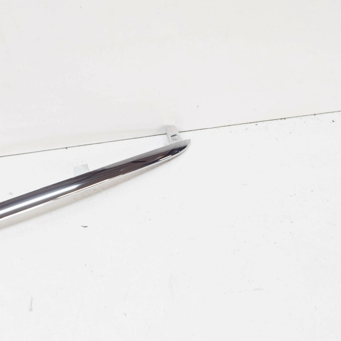 NEW MERCEDES-BENZ SLK R172 FRONT BUMPER CENTER MOLDING A1728850321