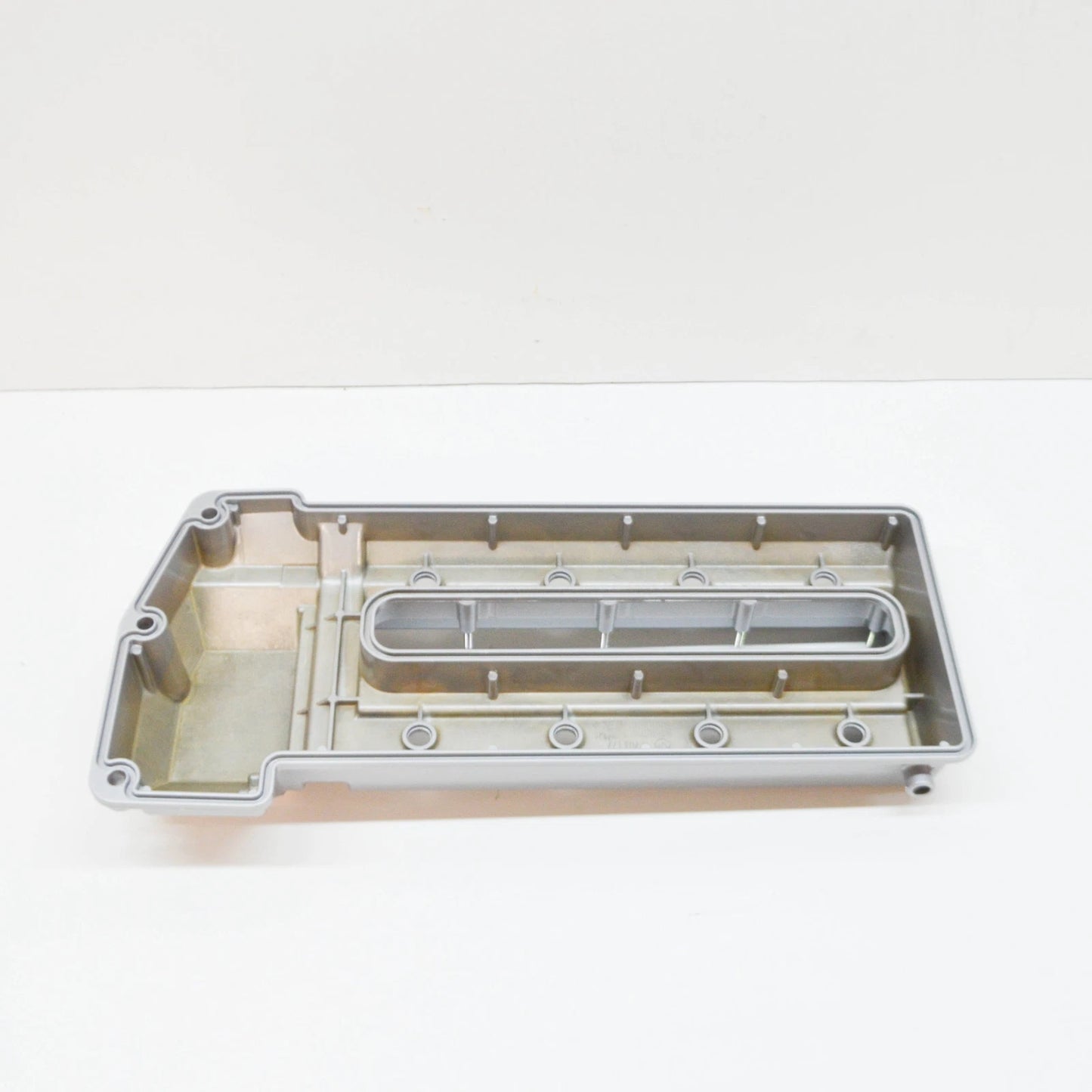 NEW BMW 7 E38 ENGINE VALVE COVER 11121703175 1703175 ORIGINAL