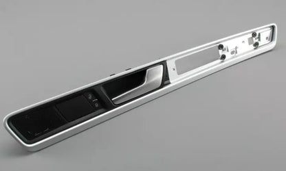 NEW VW TOUAREG 7P FRONT RIGHT DOOR CARD PANEL TRIM LHD 7P6867102BAOUM ORIGINAL