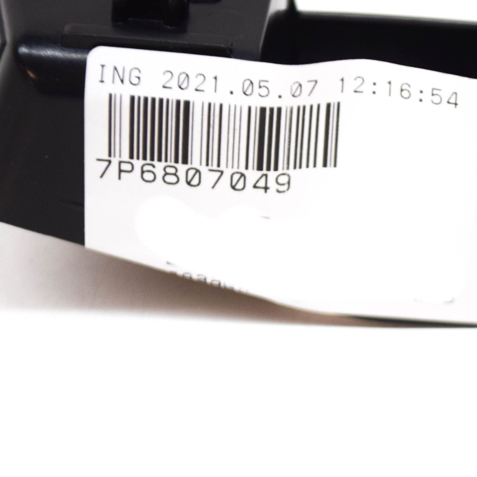 NEW VOLKSWAGEN TOUAREG 7L FRONT LEFT BUMPER BRACKET 7P6807049 2014 ORIGINAL