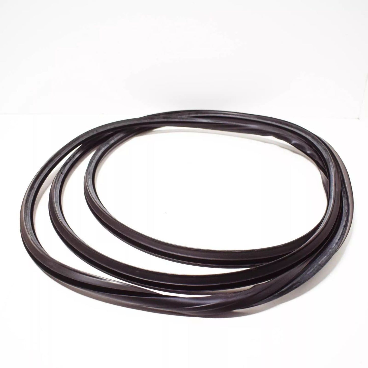 NEW BMW M3 E30 COUPE WINDSHIELD GASKET SEAL 51311945082 1945082 ORIGINAL