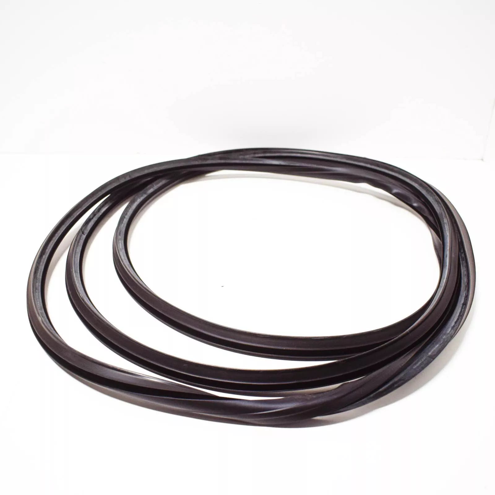 NEW BMW M3 E30 COUPE WINDSHIELD GASKET SEAL 51311945082 1945082 ORIGINAL