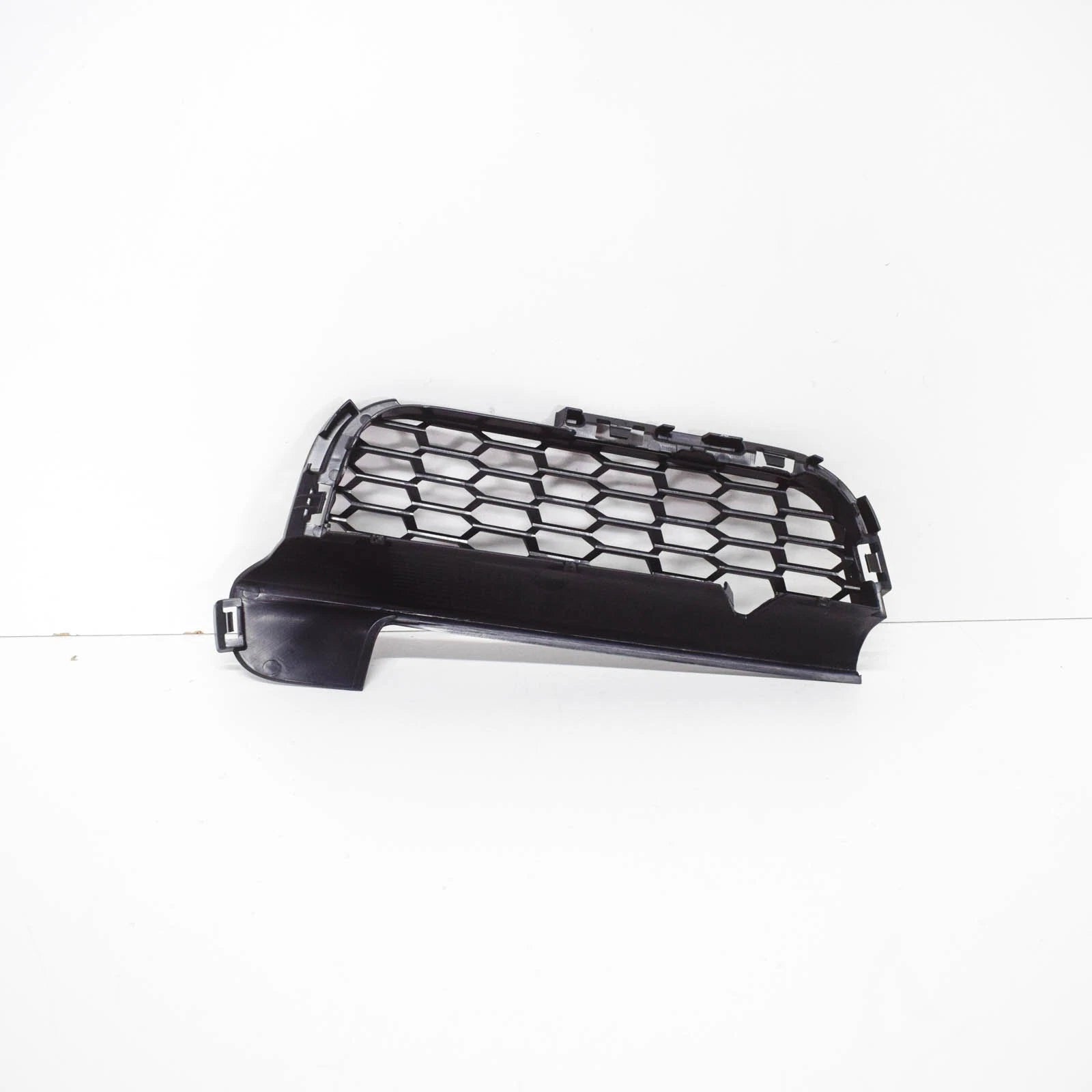 NEW BMW 6 F06 FRONT BUMPER LEFT SIDE GRILL 51118050347 2015 ORIGINAL
