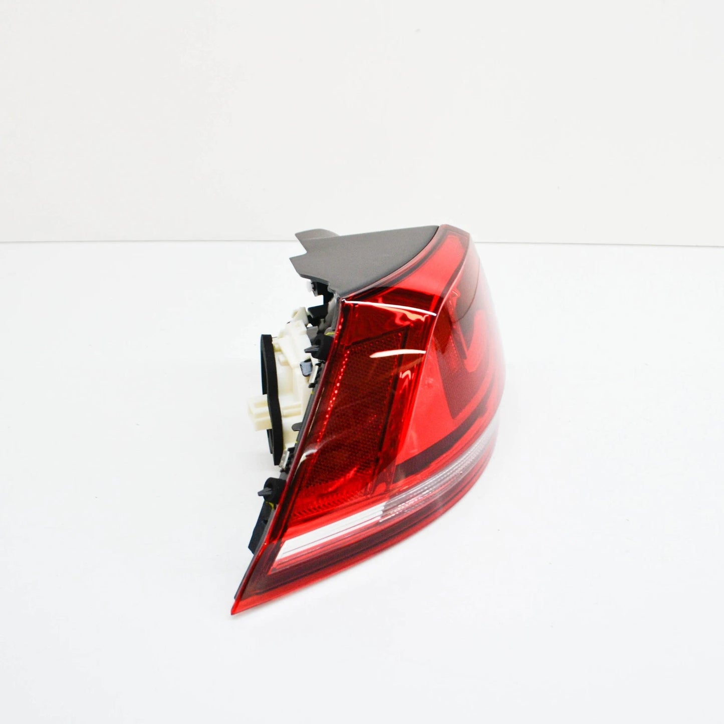 NEW VOLKSWAGEN GOLF VARIANT 5G MK7 REAR LEFT OUTER TAILLIGHT 5GM945095E