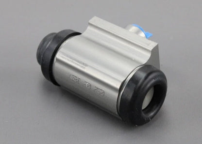 NEW VOLKSWAGEN POLO AW REAR WHEEL BRAKE CYLINDER 2Q0611053B ORIGINAL