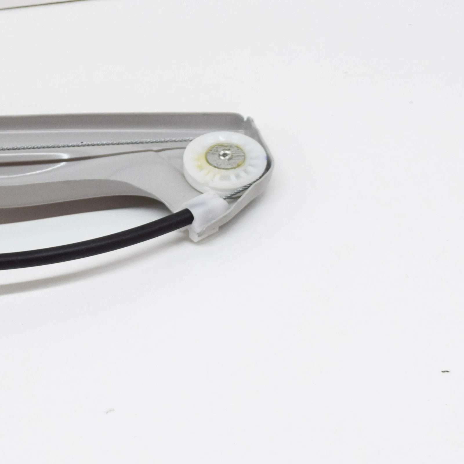 NEW VW FOX 5Z FRONT LEFT DOOR WINDOW REGULATOR 5Z3837501E