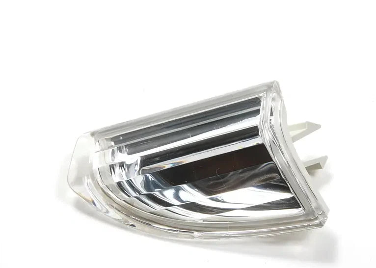 NEW VW PASSAT CC FRONT BUMPER O/S RIGHT CLEAR TURN SIGNAL REFLECTOR