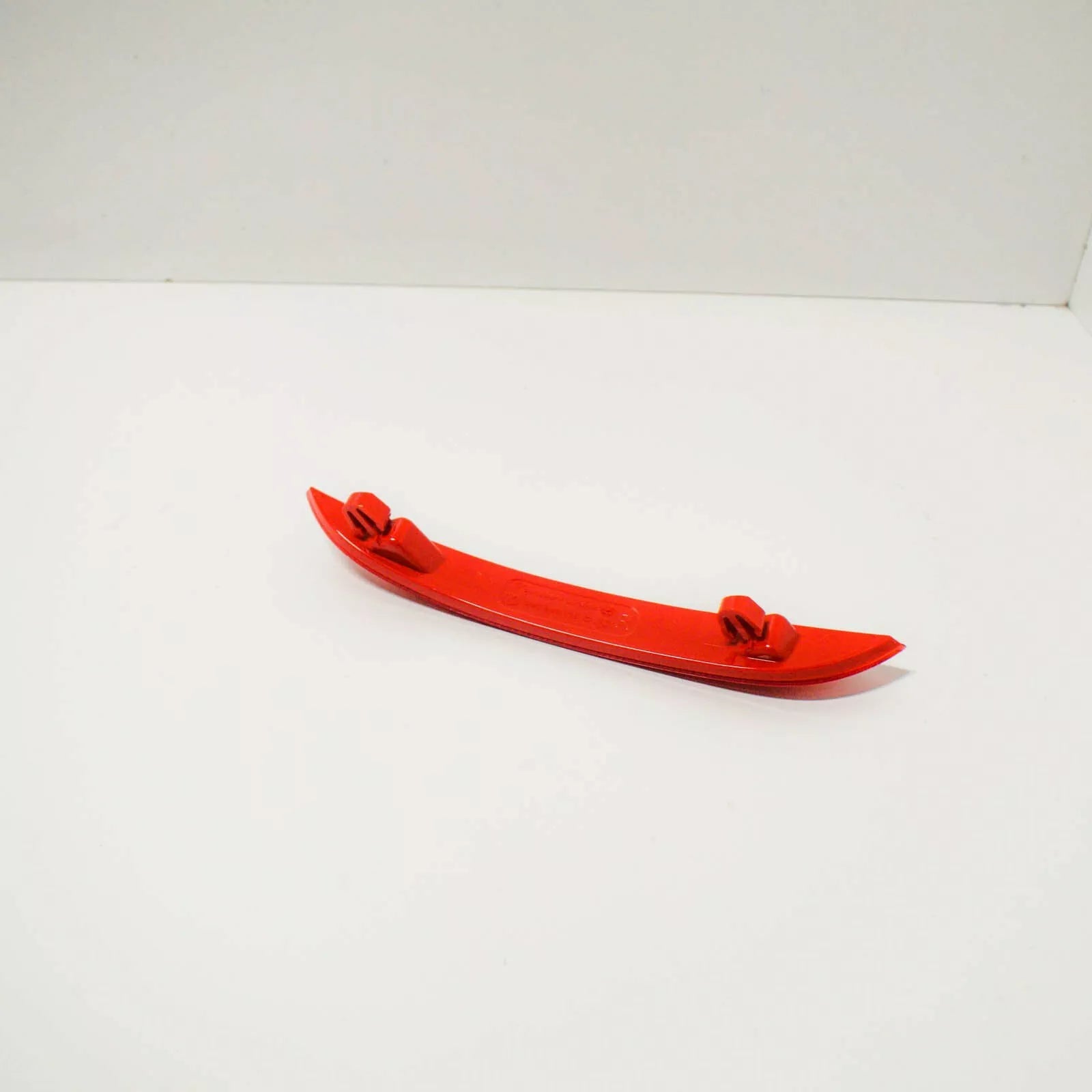 NEW VOLKSWAGEN GOLF PLUS REAR BUMPER RIGHT REFLECTOR 5M0945106G 2007